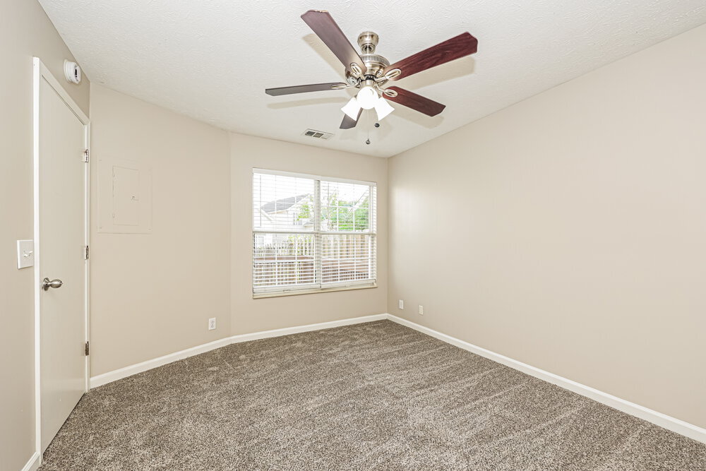 Building Photo - 909 Bexhill Ct S