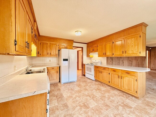 Building Photo - Charming 3 Bedroom Home for Rent!