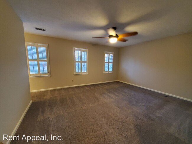 Building Photo - 4 br, 2.5 bath House - 2675 Shadow Pine Dr