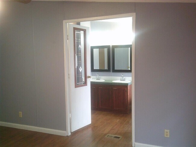 Building Photo - 22433A Yancy Rd