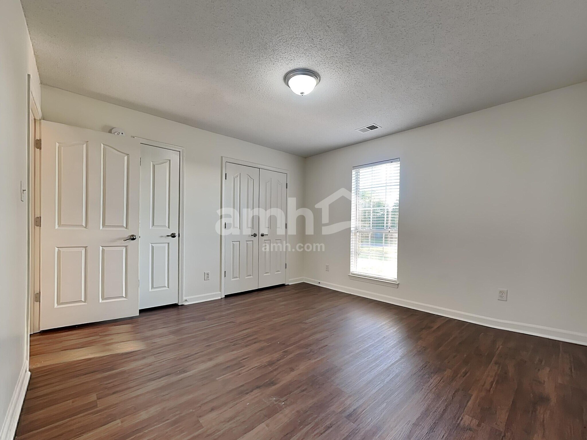 Building Photo - 8014 New Castle Cv