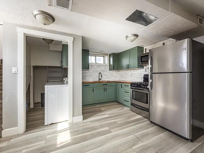 Building Photo - 997 E 460 S St