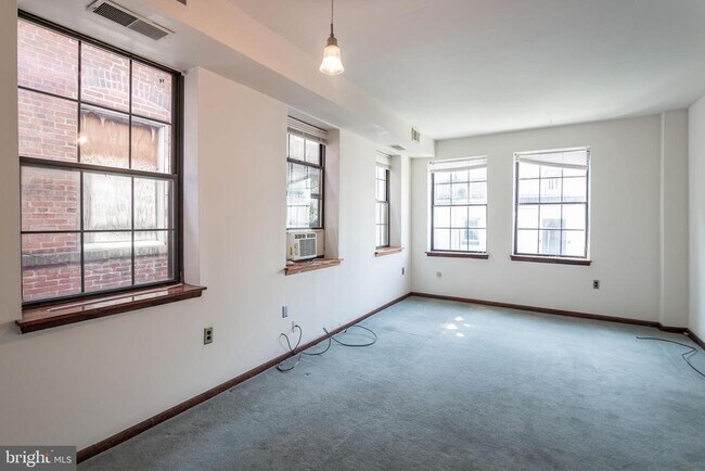Primary Photo - 830 South St