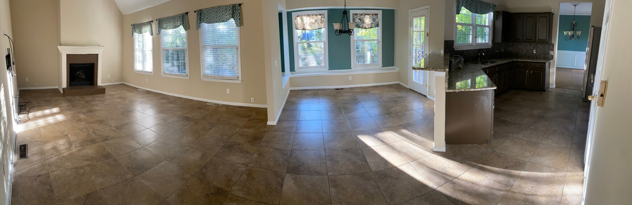Building Photo - 4440 Pinehollow Ct