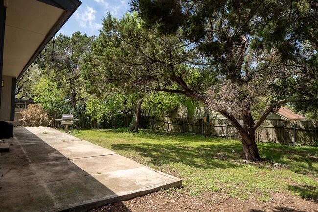Building Photo - 7006 Bill Hughes Rd