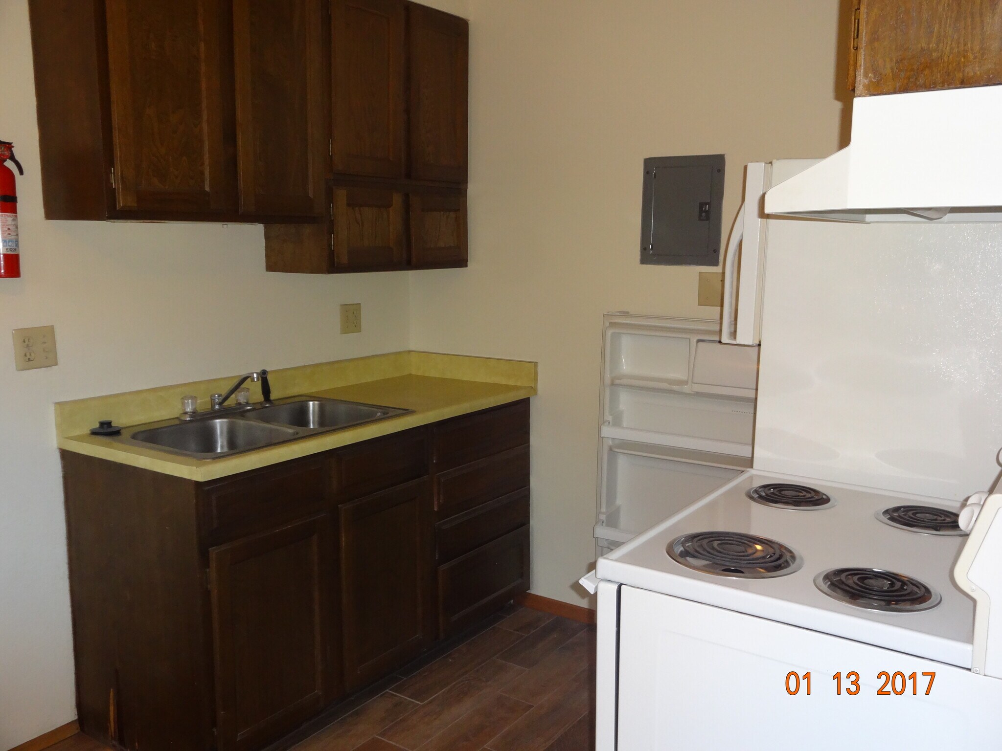 Building Photo - 1049 Belford Ave