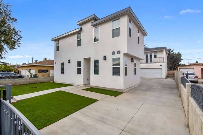 Building Photo - Beautiful Newer construction near LAX and Beaches