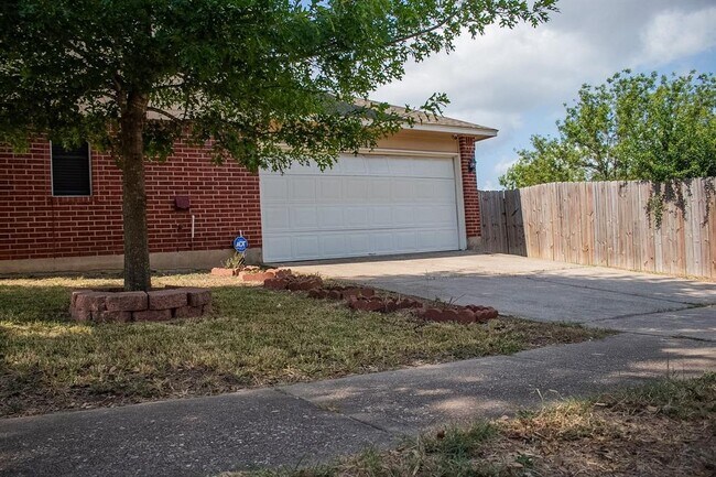 Building Photo - 15236 Drusilla's Dr