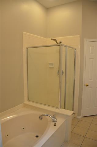 Building Photo - 4722 Park Bend Dr