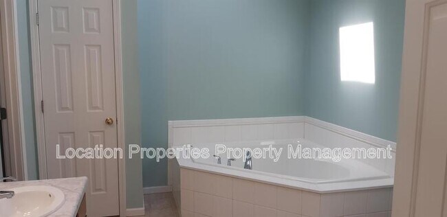 Building Photo - 4412 W 24th Pl