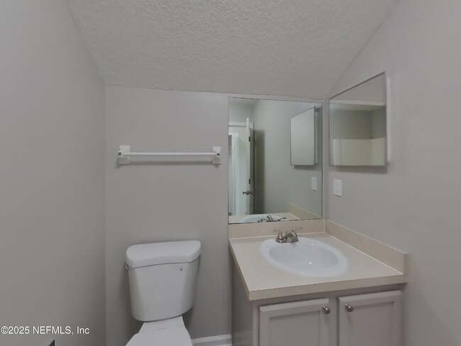 Building Photo - 3208 Ginny Lake Dr