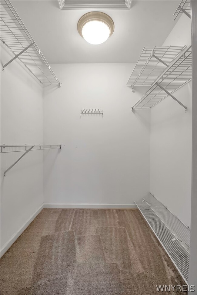 Building Photo - 6 St Charles Ct