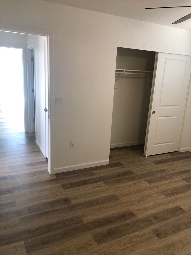 Building Photo - 2389 S Clovis Place-