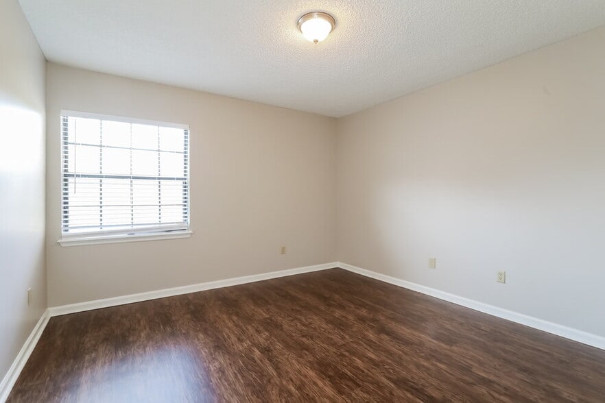 Building Photo - 2977 Tuscarora Tr