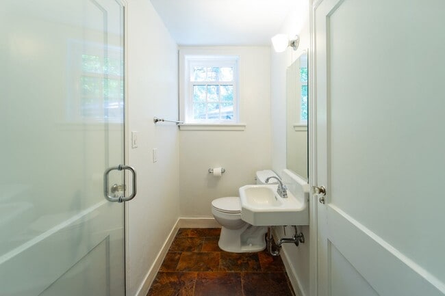 Building Photo - Luxurious Portland Heights home tucked away on a private street on nearly half an acre.