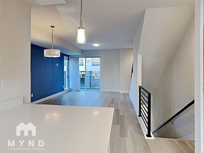 Building Photo - 1079 Chase St