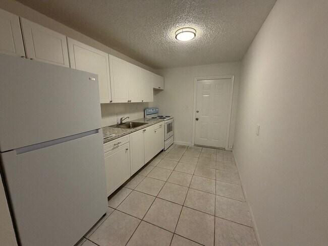 Building Photo - 161 NW 43rd Ct