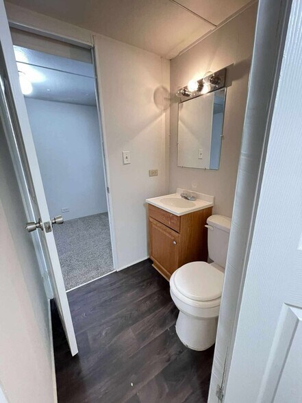 Building Photo - 400 Ball Park Rd