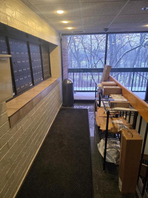 Building Photo - 1840 Huntington Blvd