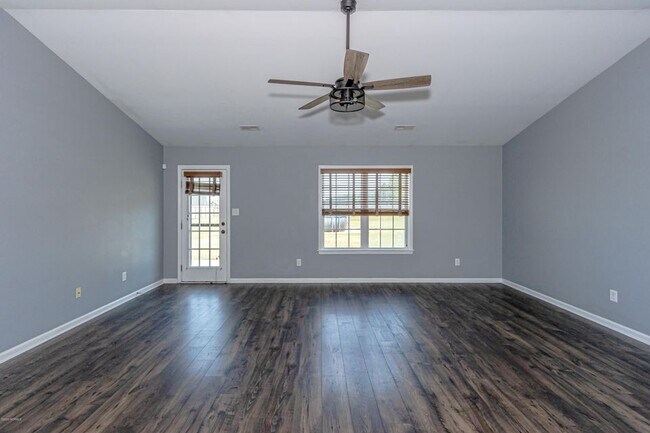 Building Photo - 223 Cherry Blossom Dr