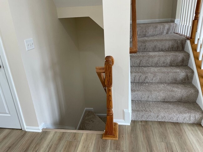 Building Photo - Elegant And Spacious 3 Bed 3.5 Bath Townhome In Vibrant Loudon Parkway Center