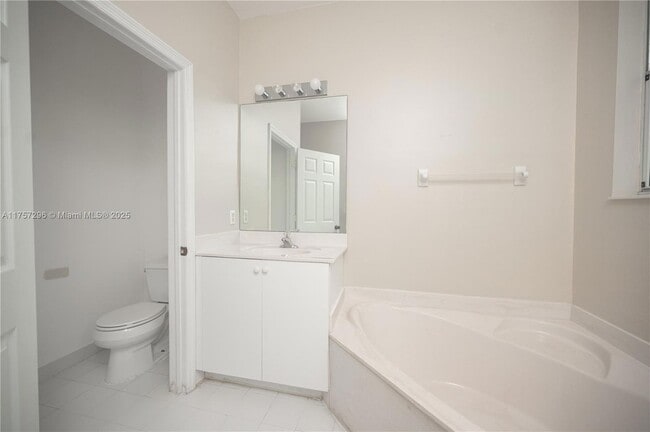 Building Photo - 445 NE 21st Ave