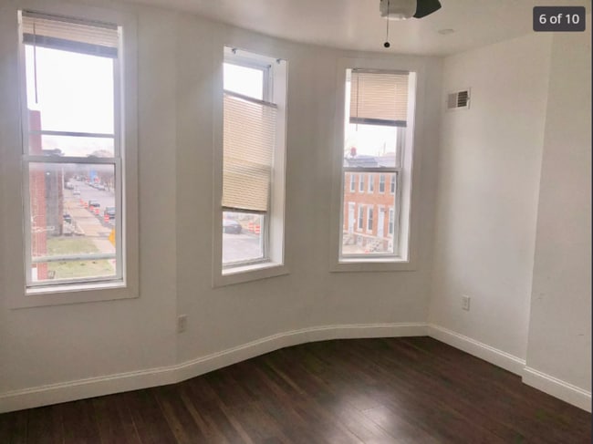 Building Photo - 3 Bedrooms with 2.5 Bathrooms