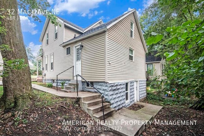 Building Photo - 32 Mack Ave NE
