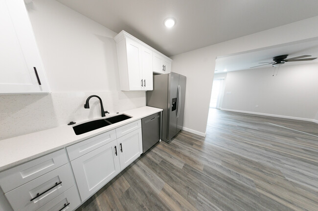 Building Photo - 366 SE 85th Rd