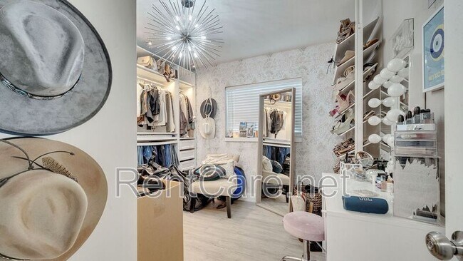 Building Photo - 8008 Lake Eve Dr