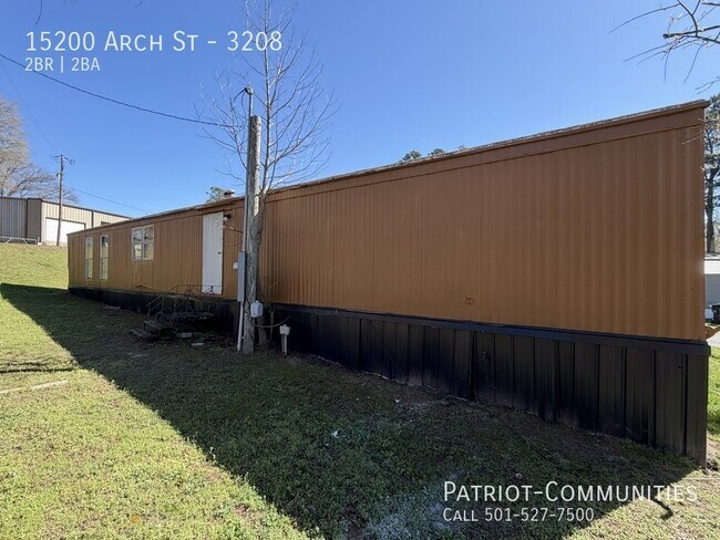 Building Photo - 15200 Arch St Pike