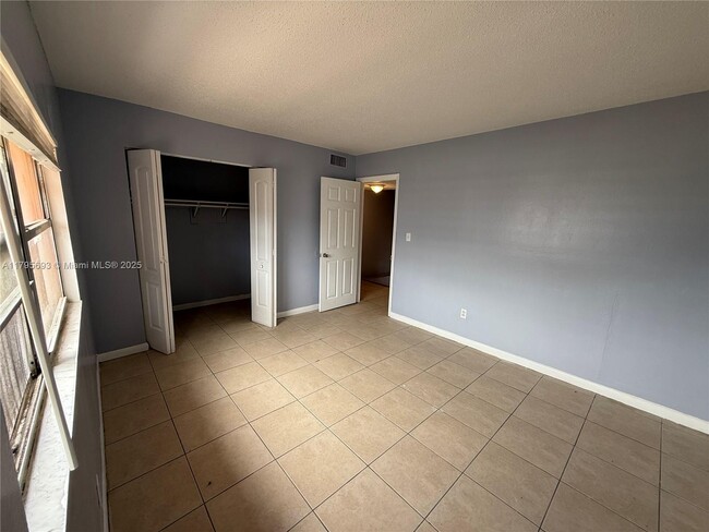 Building Photo - 2011 NW 59th Ave
