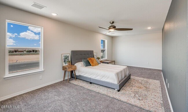 Building Photo - 14604 Pebble Hills Blvd