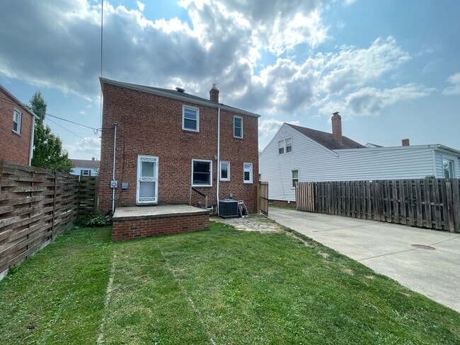 Building Photo - 4173 Hinsdale Rd
