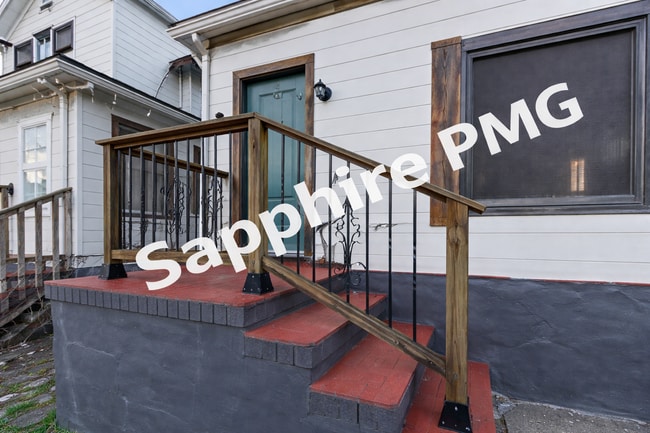 Building Photo - 2407 Montgall Ave