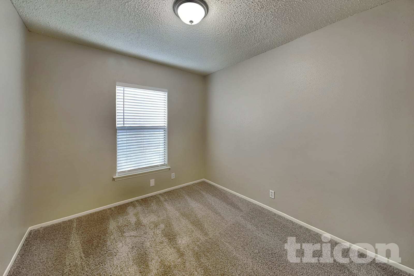 Building Photo - 9506 Sugarloaf Dr