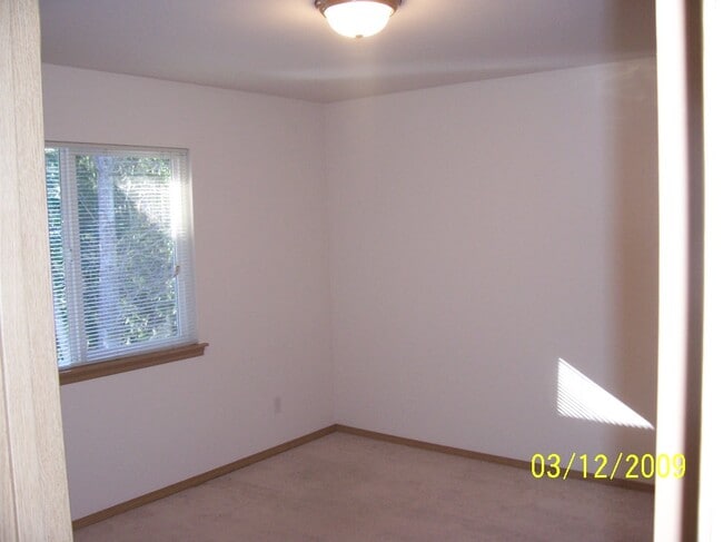 Building Photo - 414 91st Ave SE