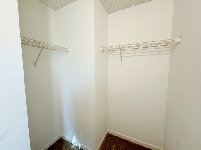 Building Photo - 1062 Ebenezer Avenue Ext