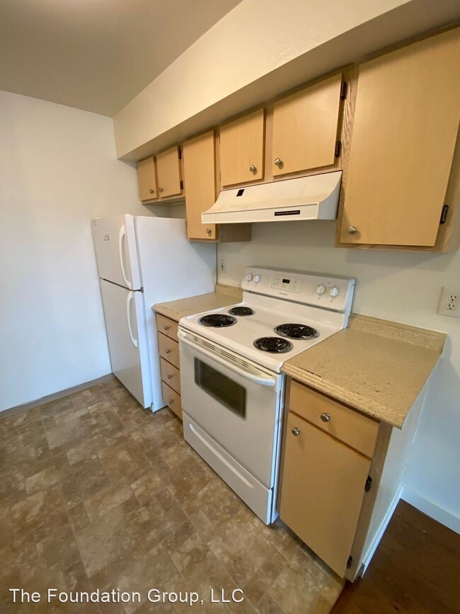 Building Photo - 9400 Roosevelt Way NE
