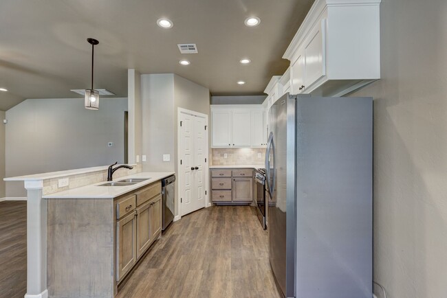Building Photo - 5804 Campbell Creek Dr