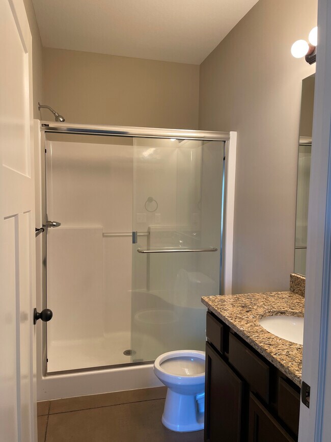 Building Photo - 4833 N Hillside Ct