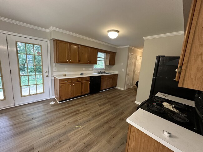 Building Photo - 1302 Haynes Dr