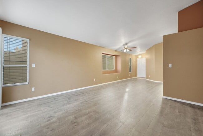 Building Photo - Single Story with a pool