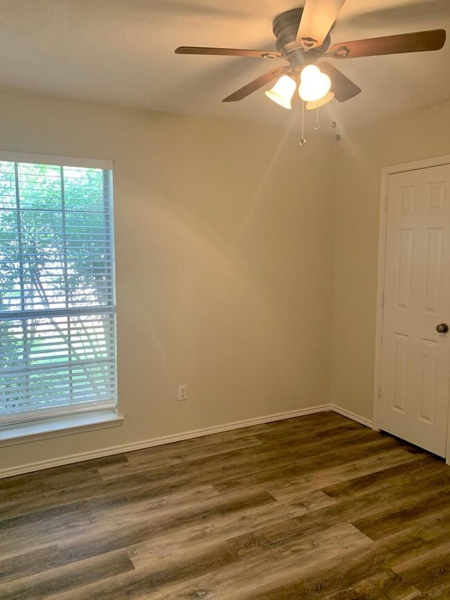 Building Photo - 1632 Whiterock Dr