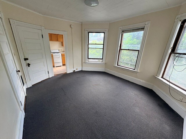 Building Photo - 55 Buell St