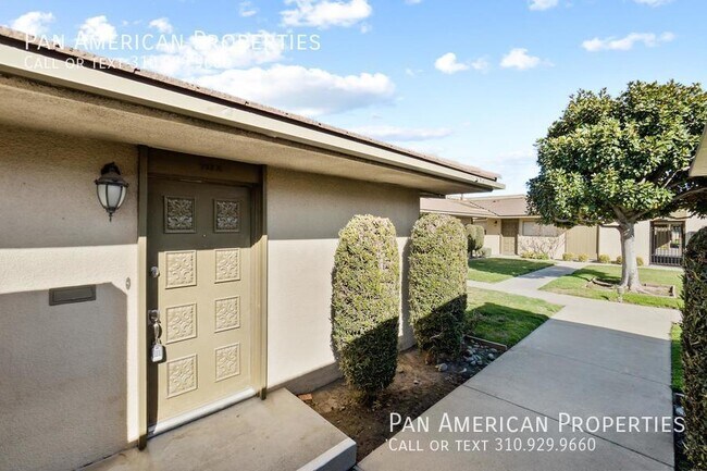 Building Photo - 440 Vista Dr