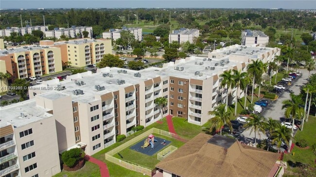 Building Photo - 6960 Miami Gardens Dr