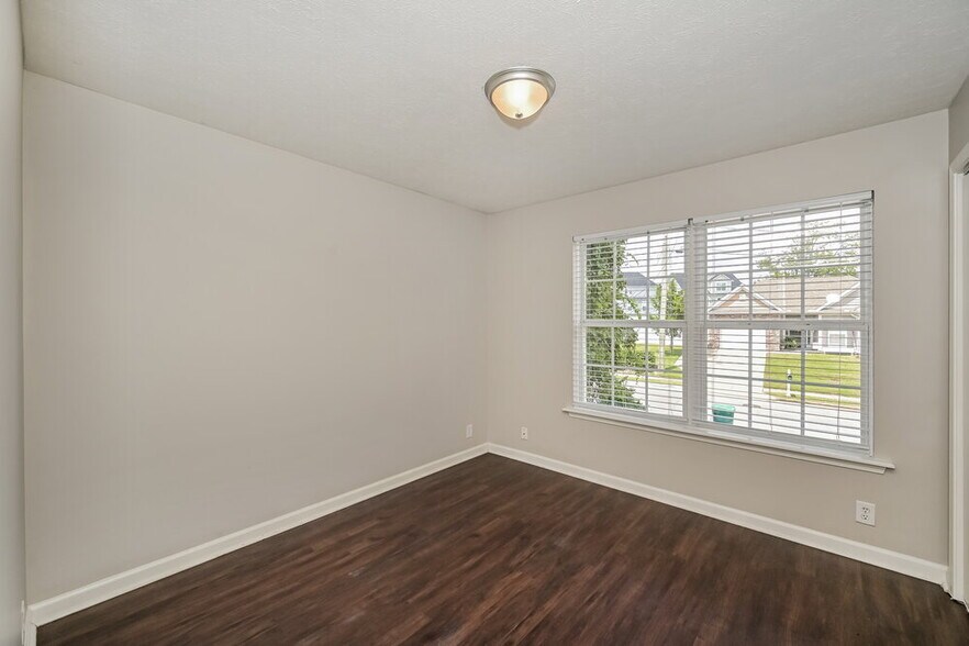 Building Photo - 8632 Lawson Dr