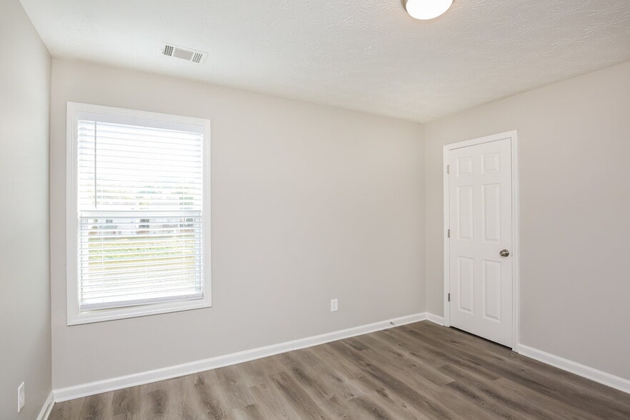 Building Photo - 461 Pondweed Dr