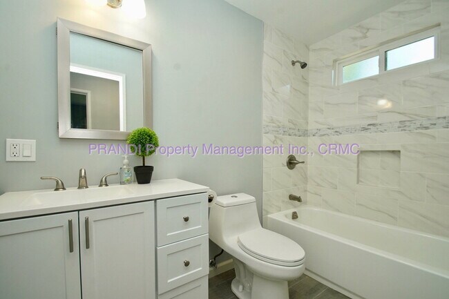 Building Photo - Quality Home in Santa Veneita with Amazing...